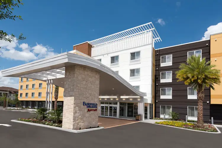 The entrance of Fairfield Inn & Suites by Marriot during daytime